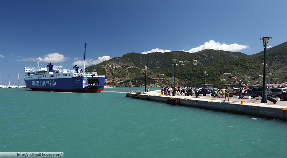 Прибытие Ахилес ( Skyros Shipping Co. Achilleos) в порт Скопелос (Skopelos)