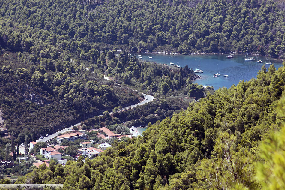 Главная дорога острова Скопелос (Skopelos). Другой фотографии не нашлось :(