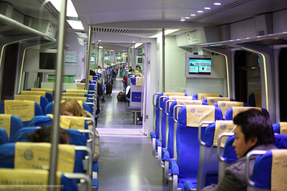 Поезд метро Bombardier ART Mark II, Airport Express. Пекин, Китай.
