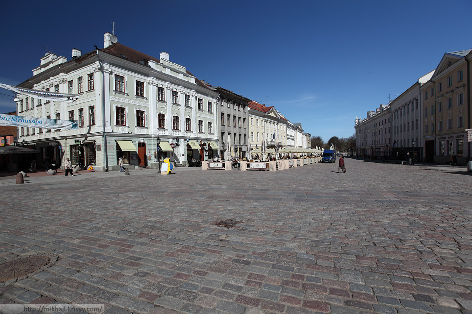 Ратушная площадь Тарту. Эстония.