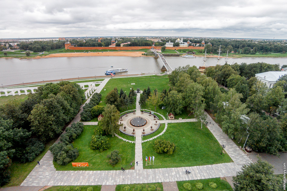 Ганзейский фонтан. Великий Новгород.